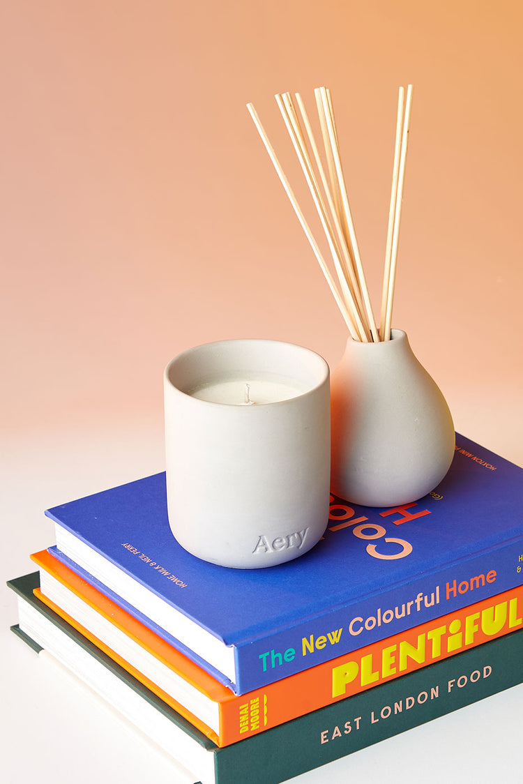 Aery Nordic Cedar Scented Candle