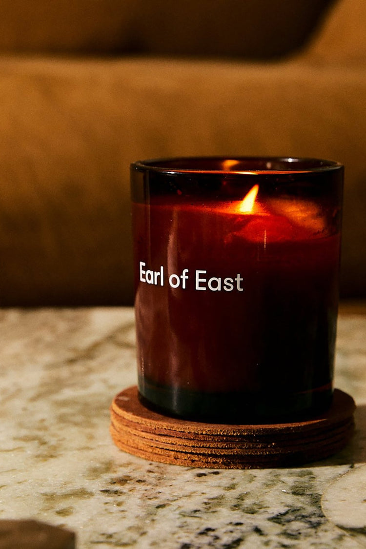 Earl Of East Smoke and Musk Classic Candle