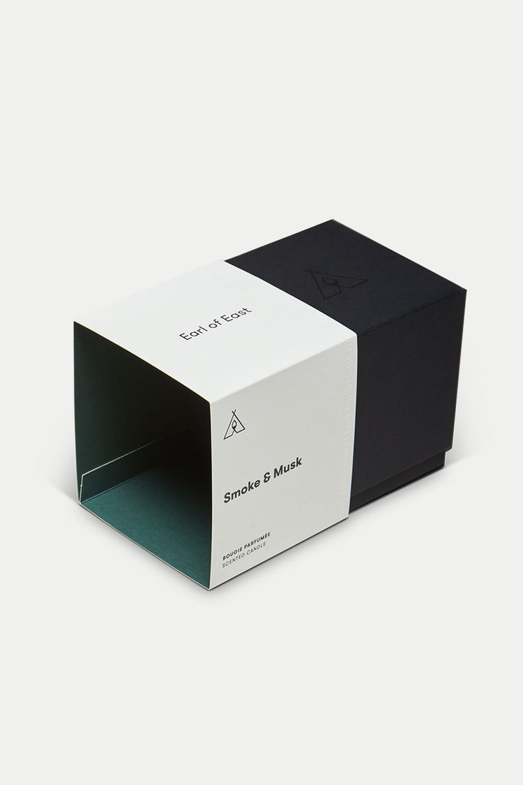 Earl Of East Smoke and Musk Classic Candle