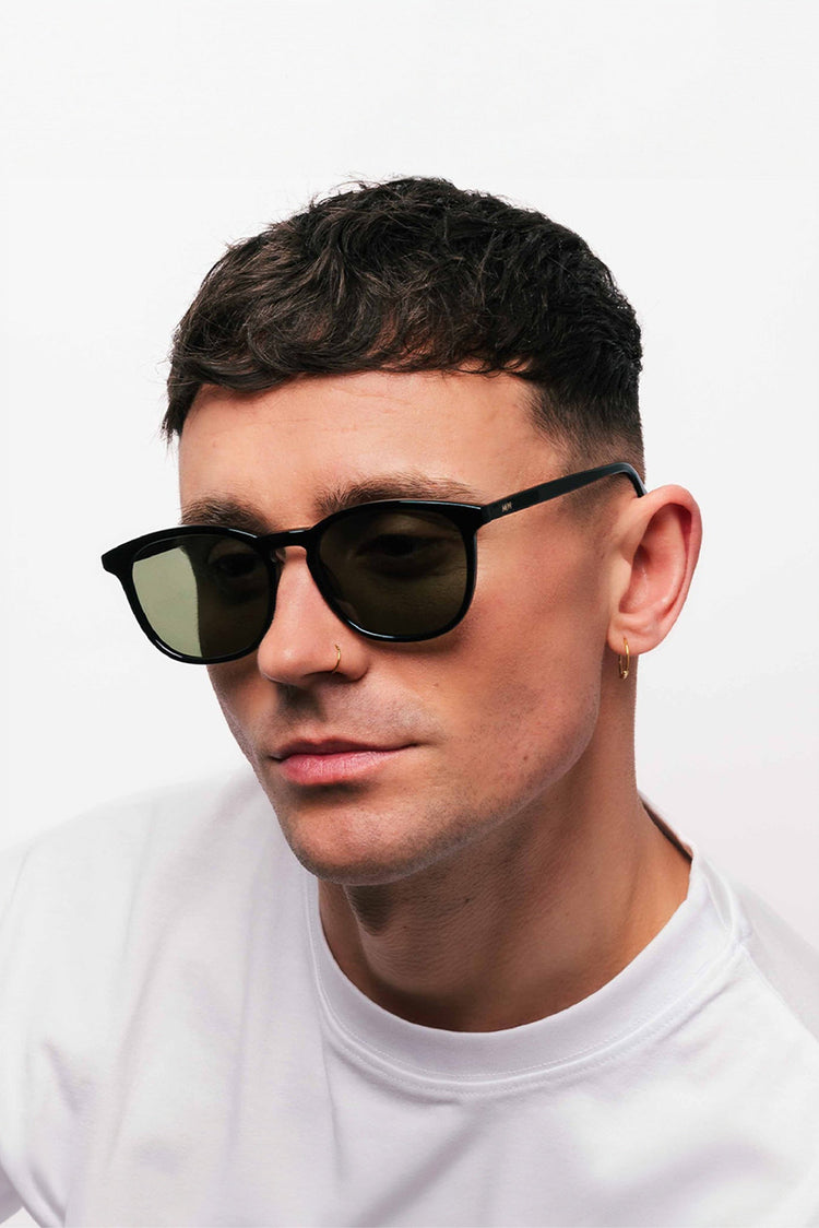 MESSYWEEKEND Green Black Sean Sunglasses