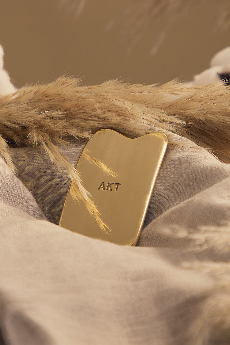 AKT The Applicator