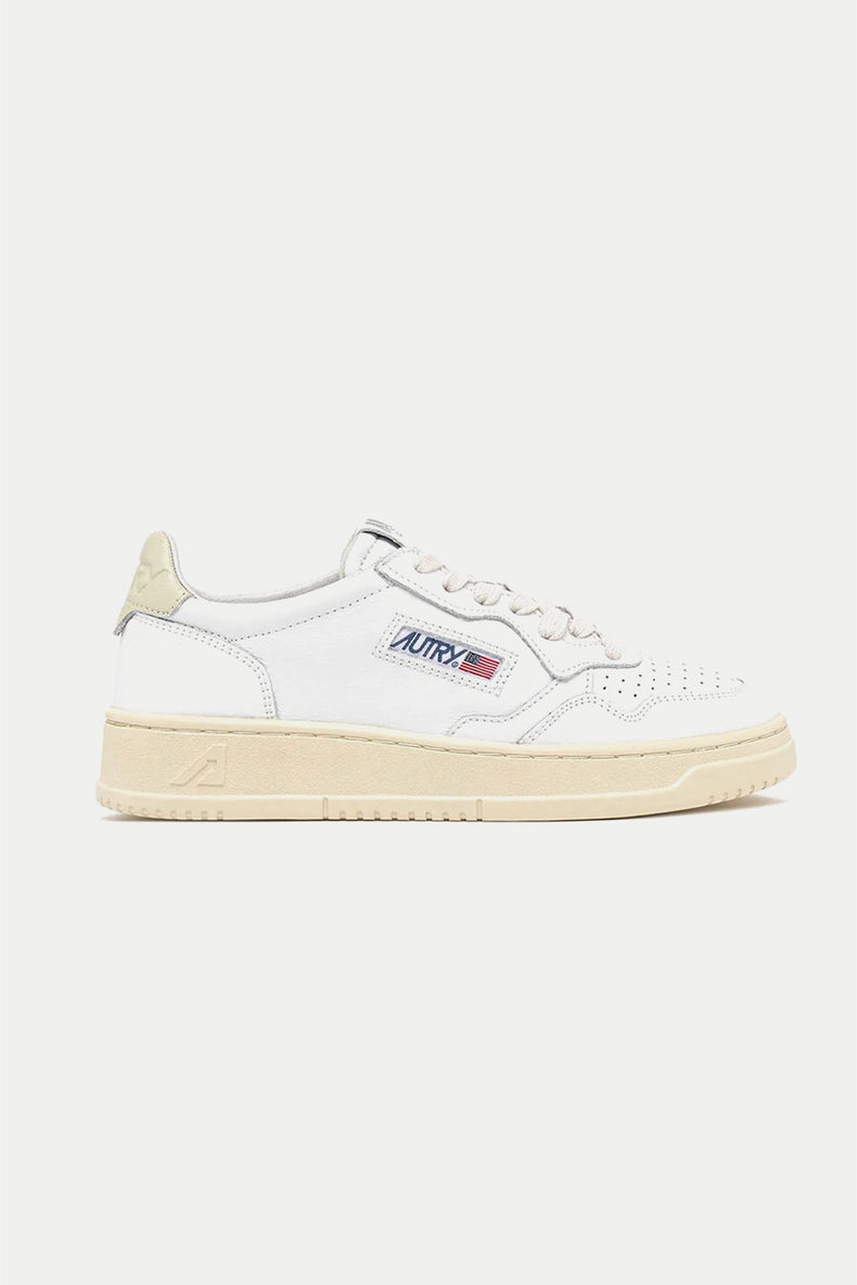 Autry White Asparagus Medalist Leather Trainers Womens