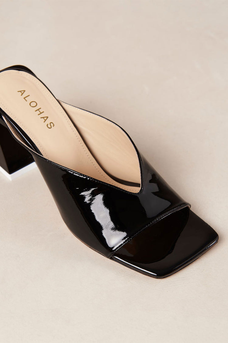 Alohas Black Tasha Leather Sandal