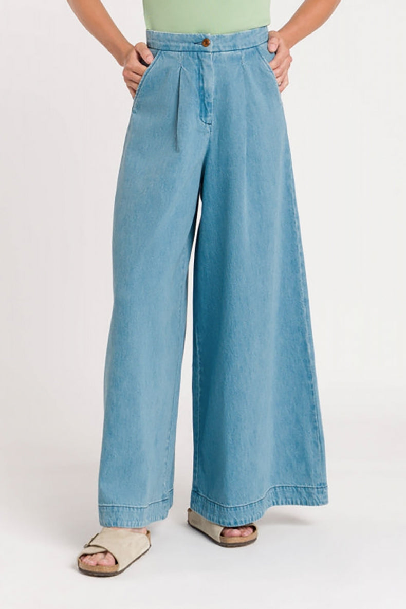 Kings of Indigo Blue Elsa Quennell Light Jeans