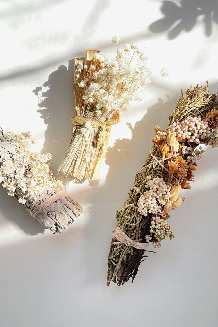 Parigotte Large Juniper Smudge Selenite And Dried Flowers