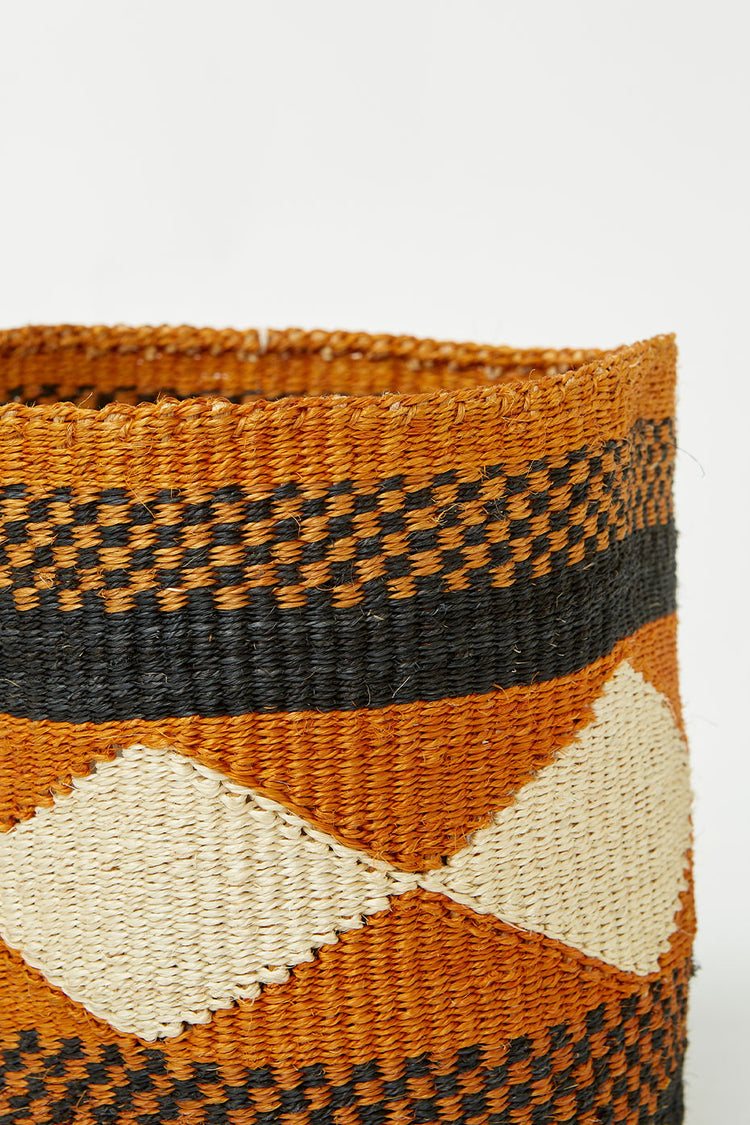 Geometric E Fine Weave Basket S