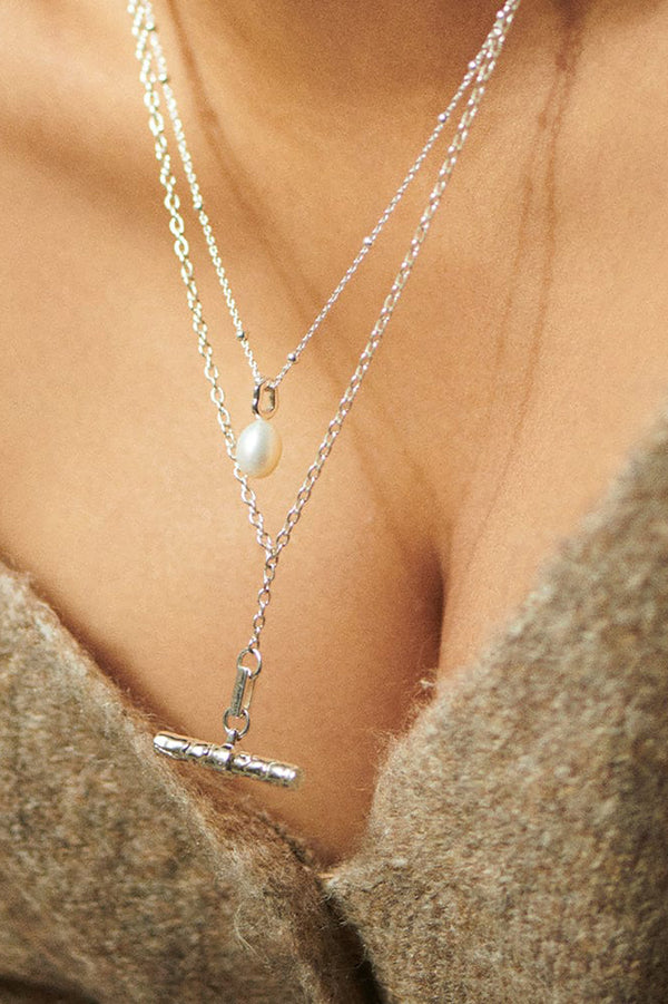 Silver Treasures Oyster T-Bar Necklace