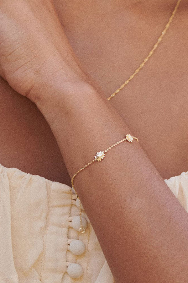 Gold Plated Daisy Chain Flower Bracelet