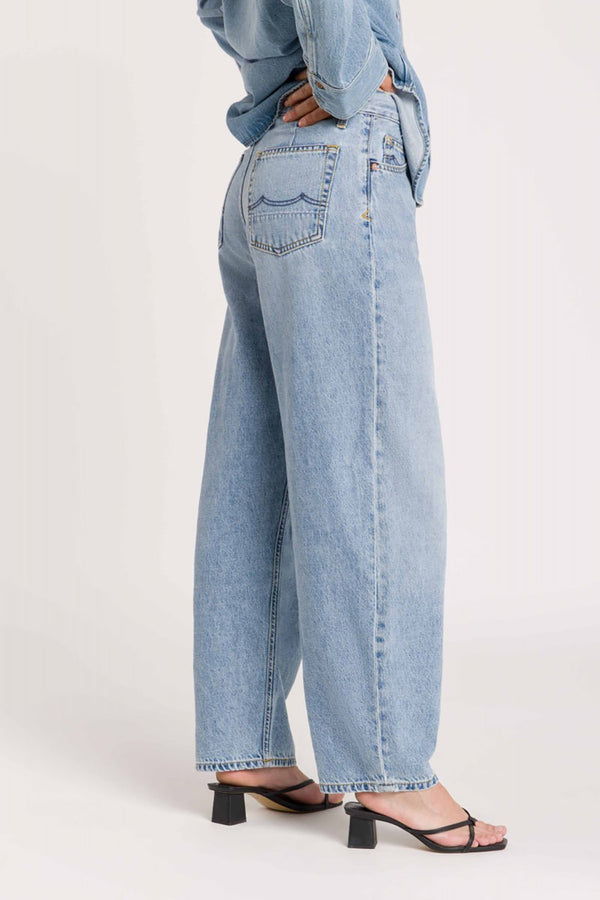 Cindy Light Used Leila Cropped Jeans