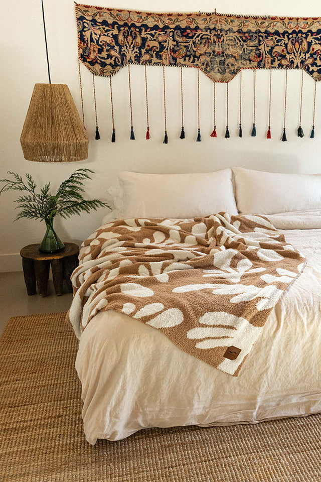 Mocha Kingston Plush Knit Throw Blanket