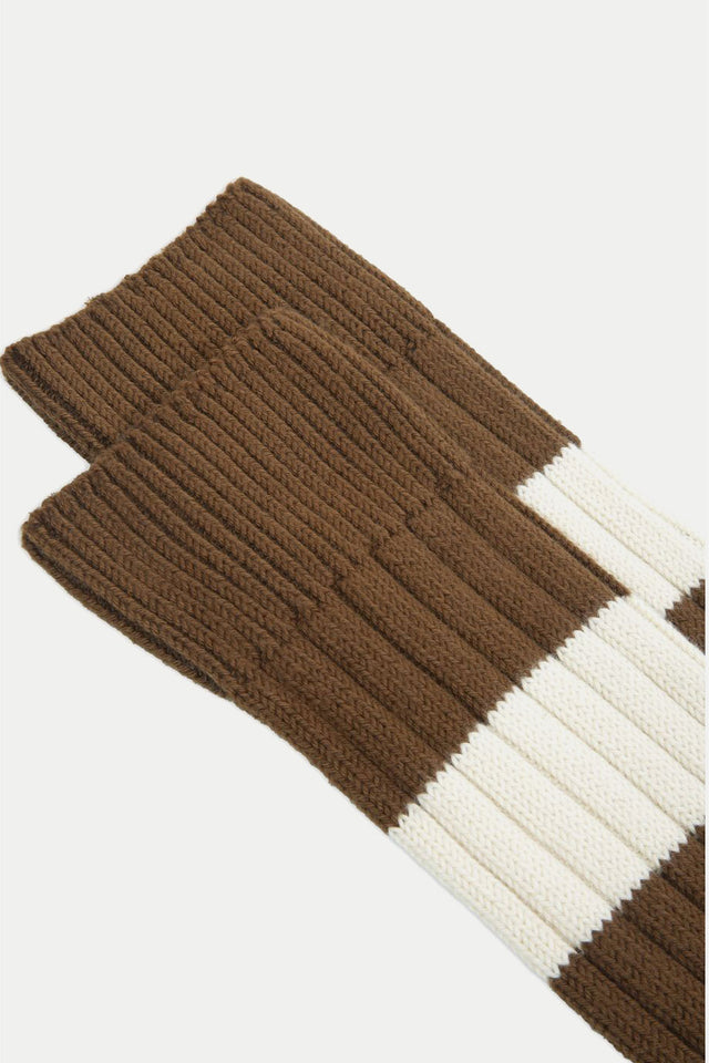 Brown Plumas Socks