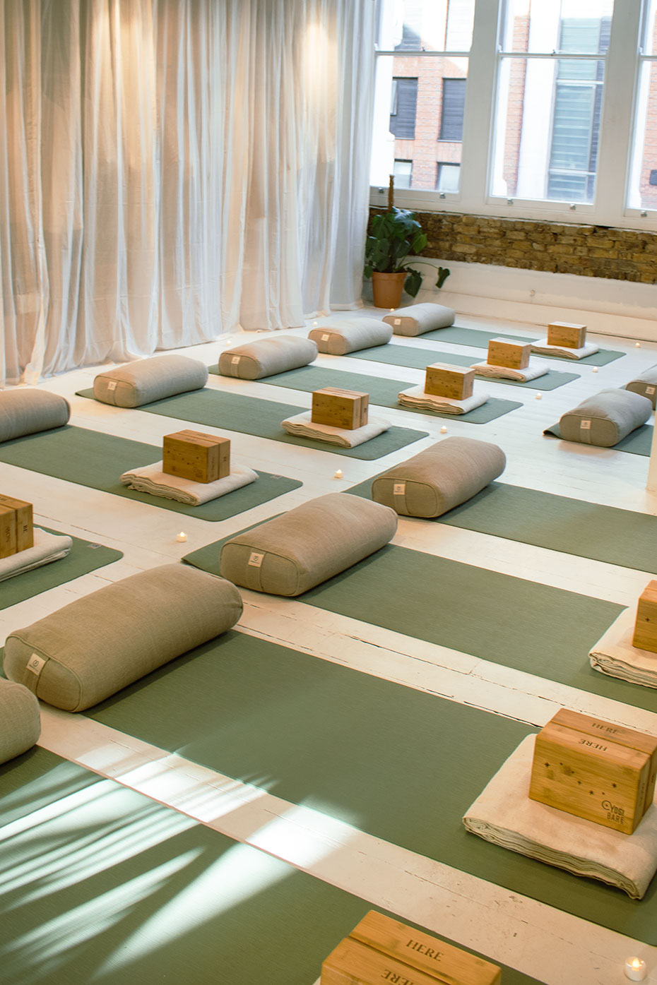 YIN YOGA & SOUND HEALING Sunday 16th February