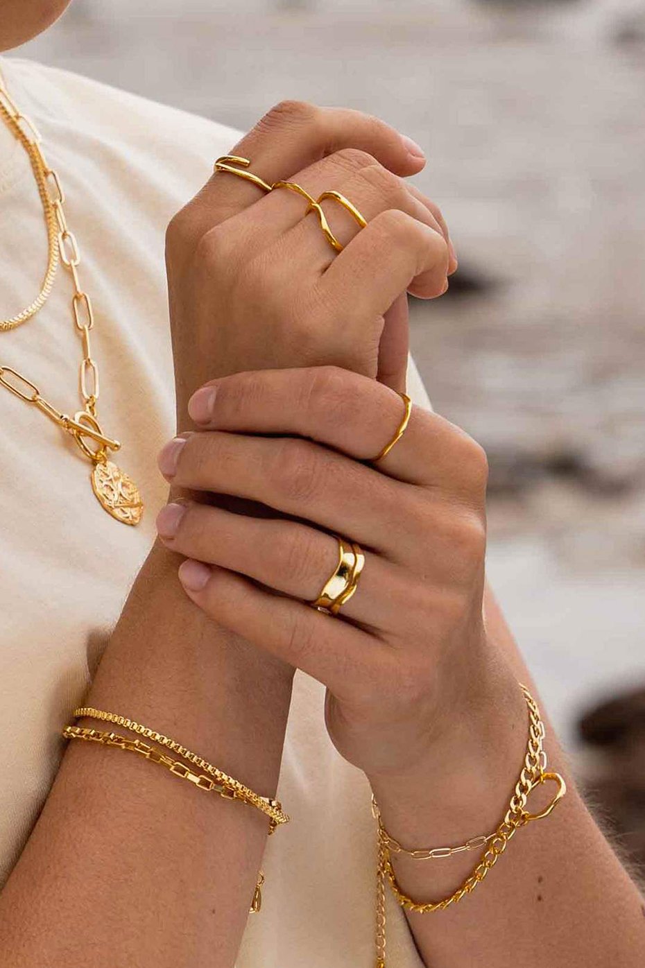 Gold Wave Ring – Aida Shoreditch